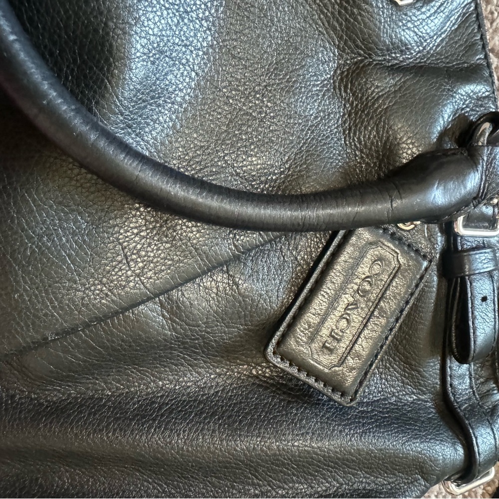 Black Coach Madison Lindsey Leather Tote with Zip Closure and Front Pocket EUC - Picture 9 of 9